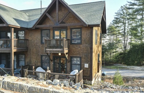 Bridgton Ski Chalet | Pleasant Mountain Slope side Chalet! Moose Pond 3 bed 2.5 baths