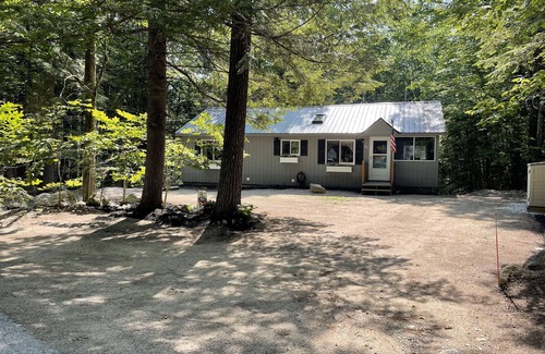 Bridgton House | Pleasant Pine Cottage @ Moose Pond! Lake Access & Assn Pool!