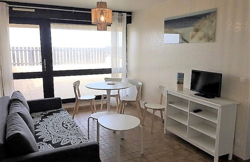 Lacanau-Ocean Cabin | Pleasant seafront type 2 apartment, south of Lacanau 521DES