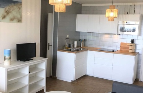 Lacanau-Ocean Cabin | Pleasant seafront type 2 apartment, south of Lacanau 521DES