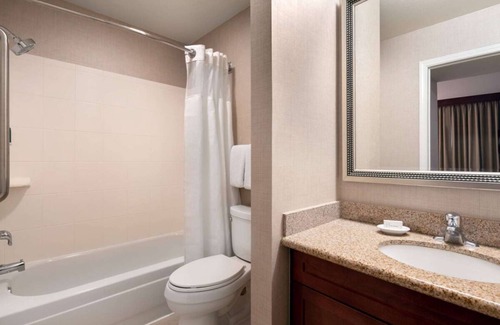 Tempe Resort | Pleasant Stay, Convenient Location! Full Kitchen, Outdoor Pool, Free Breakfast