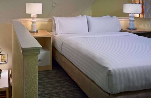 White Station House | Pleasant Stay! Parking, Pets Allowed, Near Fire Museum of Memphis!