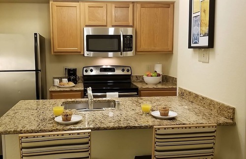 White Station House | Pleasant Stay! w/ Kitchen, Parking, Pets Allowed, Near Fire Museum of Memphis!