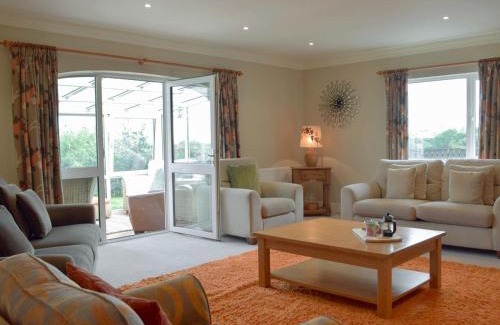 Tenby House | Pleasant Valley