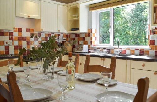 Tenby House | Pleasant Valley