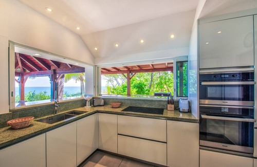 Les Terres Basses Villa | *PLEASE ENQUIRE FOR OUR SPECIAL RATES* 4 bedroom villa on Baie Longue Beach