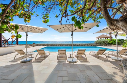 Les Terres Basses Villa | *PLEASE ENQUIRE FOR OUR SPECIAL RATES* 4 bedroom villa on Baie Longue Beach