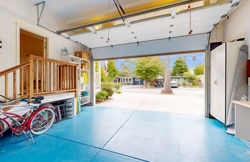 Opal Cliffs House | Pleasure Point Retreat | Hot Tub, Balcony Views & Game Room | Walk to Beach