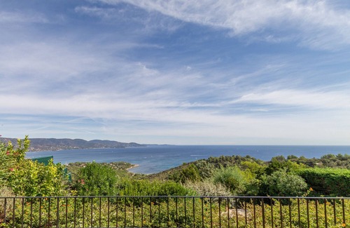 Cap Benat Villa | Plein Ciel - At Gaou Bénat close to the beach, 8p