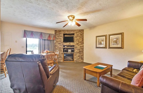 Lake Tansi Condo | Plentiful Resort Amenities 2BR