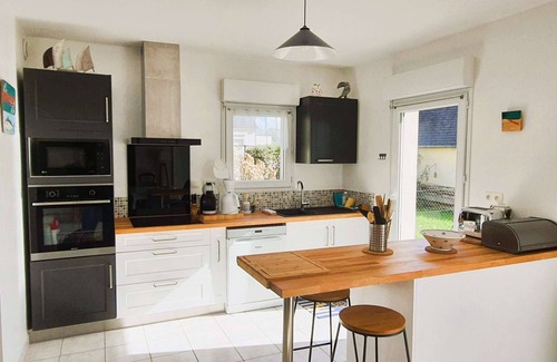 Pleuven House | Pleuven, house with enclosed garden, ideal for visiting the region