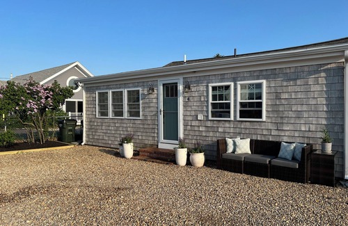 Newbury Cottage | Plum Island Beach Cottage - 4 Minute Walk To Beach!
