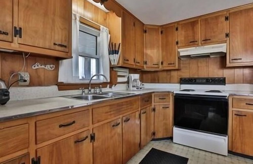 Newbury Cottage | Plum Island Summer Fun for the Whole Family - a few weeks still open!