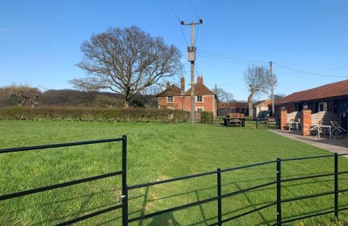 Colchester Cabin | Plumptons Farm Holiday Lodges