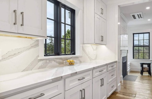 Woodstock House | Plunge Pool, Elevator, Walk to Town | Watkins Farm