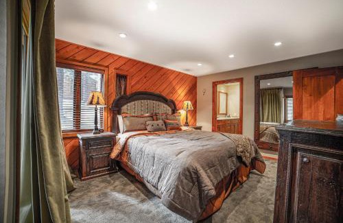 Mammoth Lakes House | Plush Mammoth Condo W Balcony Views