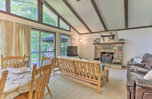 Pocono Lake House | Pocono Lake House - Walk to Arrowhead Lake!