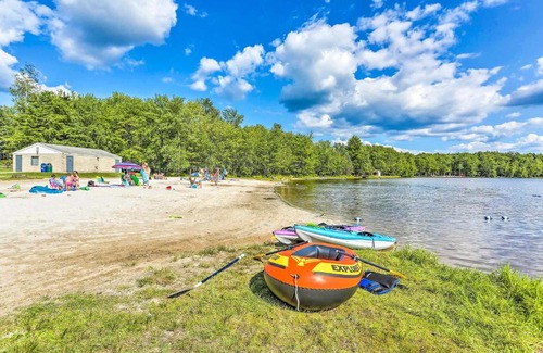 Pocono Lake House | Pocono Lake Relaxy Cabin with Resort Amenities!