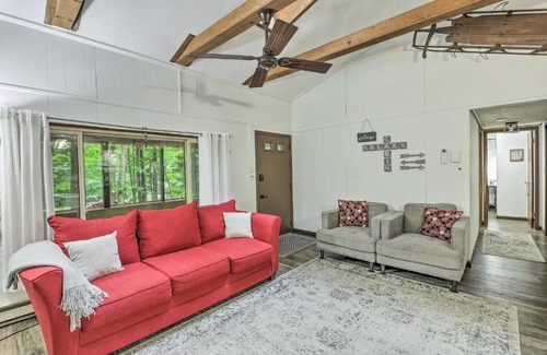 Pocono Lake House | Pocono Lake Relaxy Cabin with Resort Amenities!