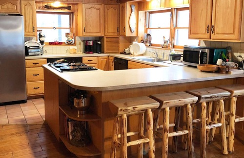 Tafton Cabin | Pocono Log Cabin Retreat @tnzlogcabin