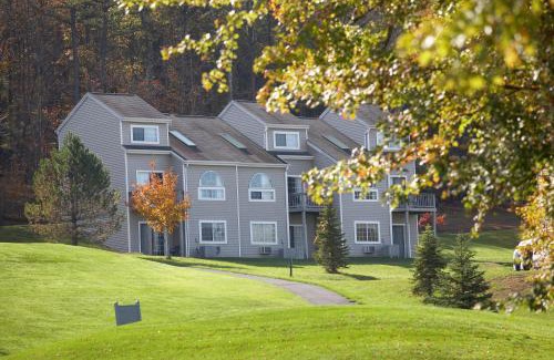 East Stroudsburg Resort | Pocono Mountain Villas by Exploria Resorts