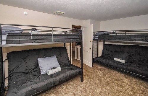 Canadensis House | PoconoRental.House - Free 4th Night - #1 Le Chateau w/8 Bed/8.5 Bath