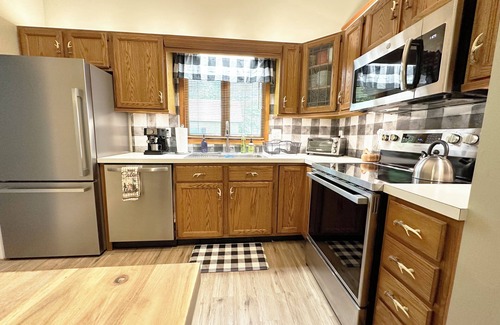 Hamlin House | Poconos Award-Winning Gold Star Resort! - Huge Bar, Arcade, Game Room, Theater!