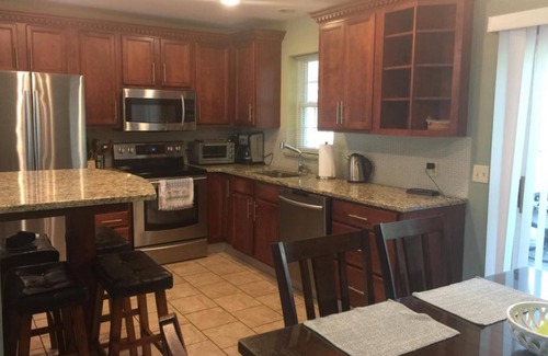 Pocono Mountain Lake House | Poconos · Cozy Modern Lodge with Lake Views/Huge Deck/Hottub/Fireplace