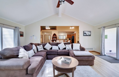 Bushkill House | Poconos House - 4BR house in Saw Creek, Bushkill