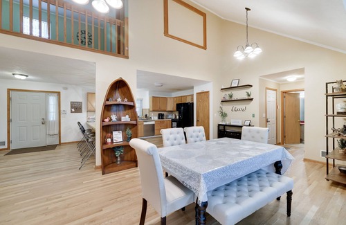 Bushkill House | Poconos House - 4BR house in Saw Creek, Bushkill