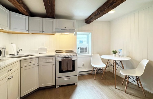 Reeders House | Poconos Rustic 1BR in the Poconos on Private Resort