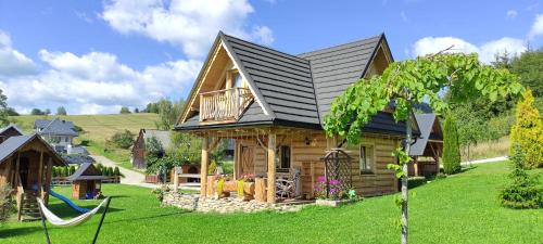 Mizerna Cabin | Pocztówka Z Mizernej, Drewniane domki z sielskim klimatem, Pieniny, Gorce, Jezioro Czorsztyńskie