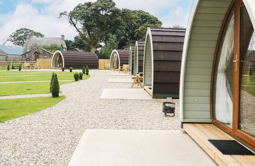 Armoy Cottage | POD 6, romantic, with hot tub in Ballycastle