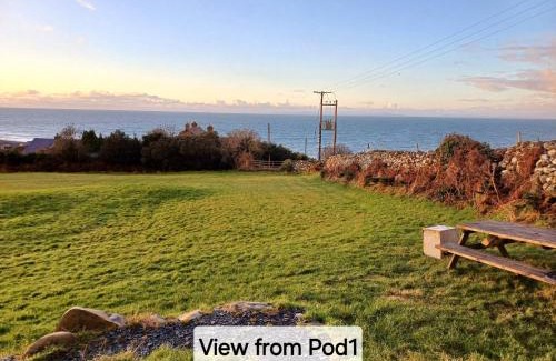 Llwyngwril House | POD1 Family Glamping with seaview & Wi-Fi