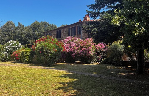 Gavorrano Apartment | Podere Gli Scopai - Wohnung Nr. 1 mit Großem Garten und Schwimmbad