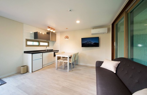 Jungmun Apartment | Poeta Pension