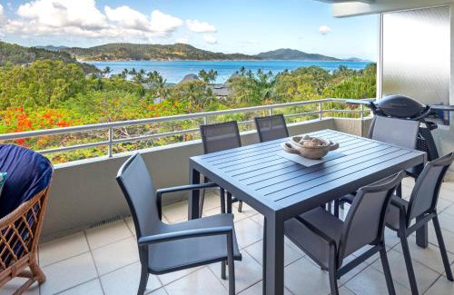 Hamilton Island Apartment | Poinciana 109 & Buggy Hamilton Island