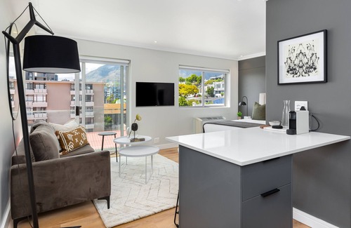 Green Point Apartment | Point Break Luxury Apartments