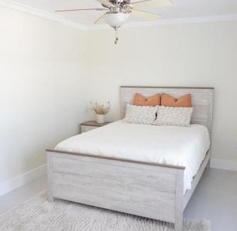 Mid Island House | Point Break! Walk to Beach - Cozy Beach Family Cottage with Pool