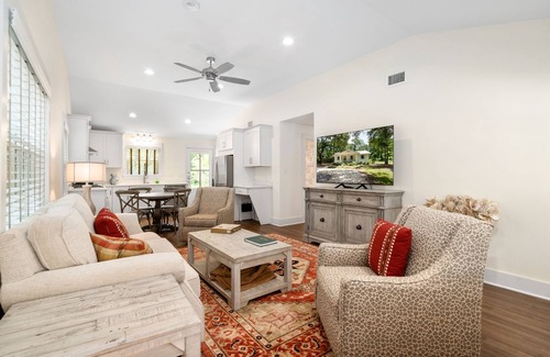 Fairhope Cottage | Point Clear Cottage by Roberts Brothers Vacation Rentals