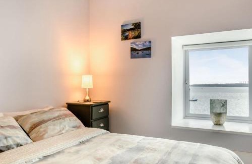 Milford Haven House | Point House