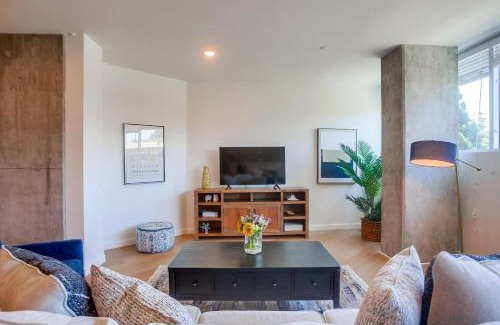 Point Loma Heights House | Point Loma Executive Loft 112