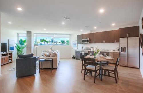 Point Loma Heights House | Point Loma Executive Loft 112