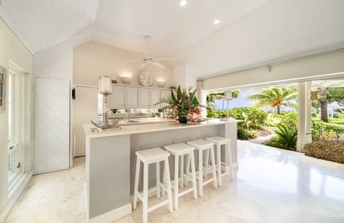 Paynes Bay Villa | Point of View in St James by Personal Villas - Wonderful Ocean Vibe