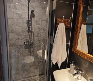 Czarna Gora House | Pokoje Gościnne i Apartament Górski Widok