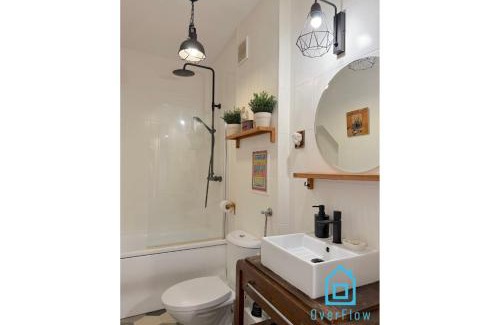 Wrzeszcz House | Polaroid Room - Charming Place, 15 Minutes to Gdańsk Old Town & Seaside