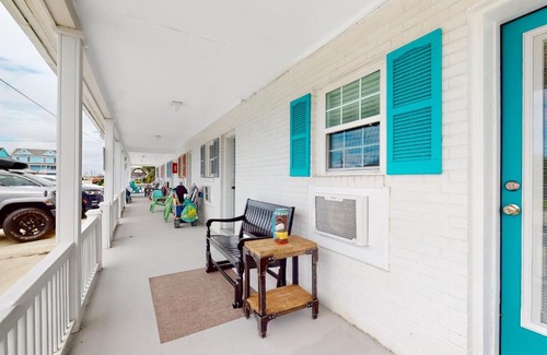 Atlantic Beach Apartment | Polay-Polay