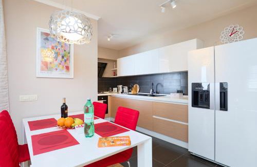 Gruz Apartment | Polina's Sunset Apartment