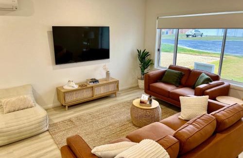 Waterhouse House | Pollie's - Pet Friendly Outside