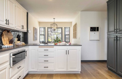Lake Arrowhead Cottage | Pollock by Avantstay Stunning Views w/Movie Room, Hot Tub, Game Room & Large Balcony